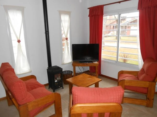 Chalet a estrenar. 3 amplios ambientes. Excelente Ubicación. -  A 2 cuadras del mar - Casa/Chalet en La Lucila del Mar