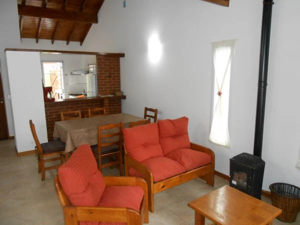 Chalet a estrenar. 3 amplios ambientes. Excelente Ubicación. -  A 2 cuadras del mar - Casa/Chalet en La Lucila del Mar