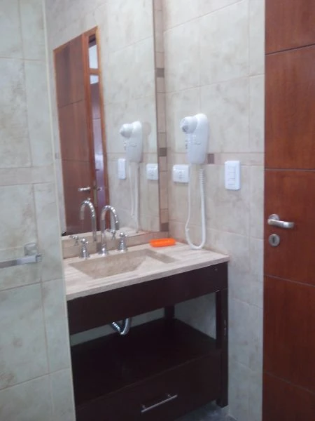 Chalet a estrenar. 3 amplios ambientes. Excelente Ubicación. -  A 2 cuadras del mar - Casa/Chalet en La Lucila del Mar