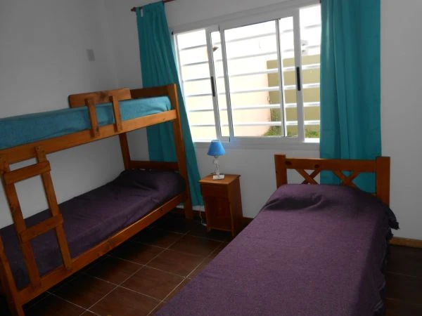 Chalet a estrenar. 3 amplios ambientes. Excelente Ubicación. -  A 2 cuadras del mar - Casa/Chalet en La Lucila del Mar