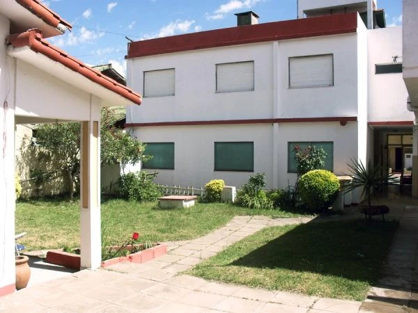 3 Ambientes - Atendido por sus Dueños - Familiar y Tranquilo - A 20 metros del mar - A 1 cuadra del muelle - Departamento en Mar de Ajó