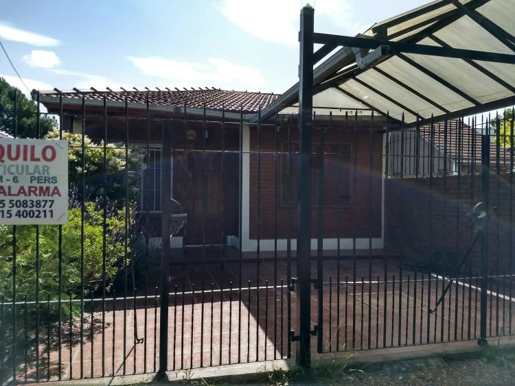 Casa en La Lucila - A media cuadra de la plaza y a 4 cuadras de la playa.&#8203; - Casa/Chalet en La Lucila del Mar