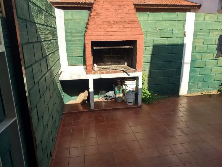 Casa en La Lucila - A media cuadra de la plaza y a 4 cuadras de la playa.&#8203; - Casa/Chalet en La Lucila del Mar