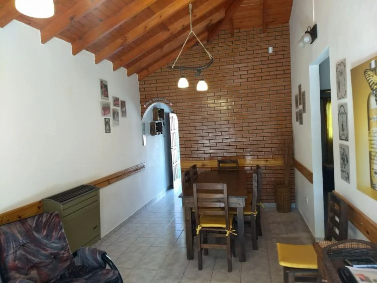 Casa en La Lucila - A media cuadra de la plaza y a 4 cuadras de la playa.&#8203; - Casa/Chalet en La Lucila del Mar