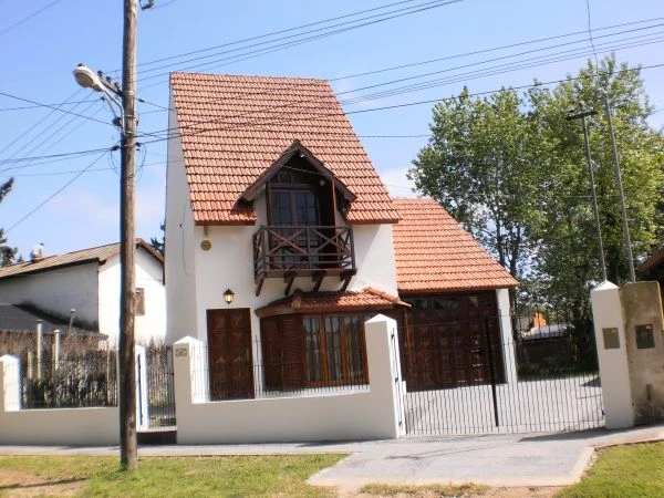 En barrio san rafael - a 1 cuadra de av. del libertador, a 8 cuadras del mar y a 8 cuadras de la peatonal - Dúplex/Tríplex en Mar de Ajó