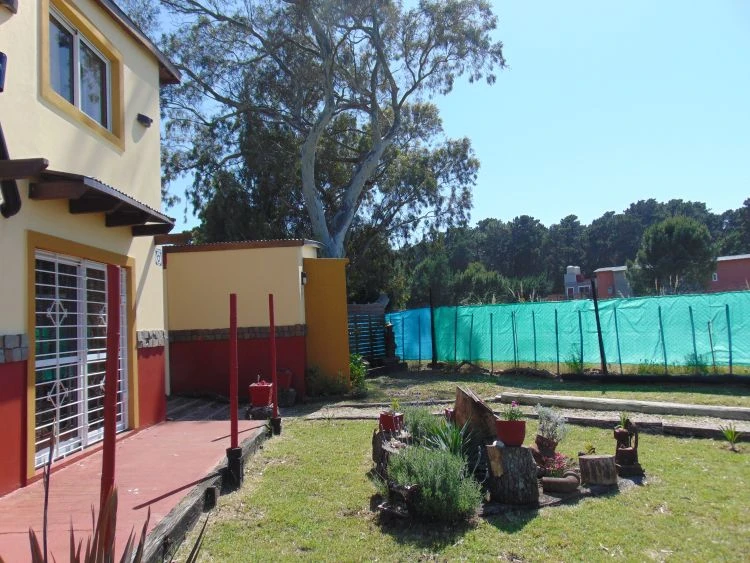 Complejo La Maribel - 3 Ambientes - Precios Promocionales - A 700 mts del mar en el Pinar de La Lucila, ideal para descansar y disfrutar de la tranquilidad. - Dúplex/Tríplex en La Lucila del Mar