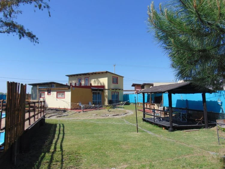 Complejo La Maribel - 3 Ambientes - Precios Promocionales - A 700 mts del mar en el Pinar de La Lucila, ideal para descansar y disfrutar de la tranquilidad. - Dúplex/Tríplex en La Lucila del Mar