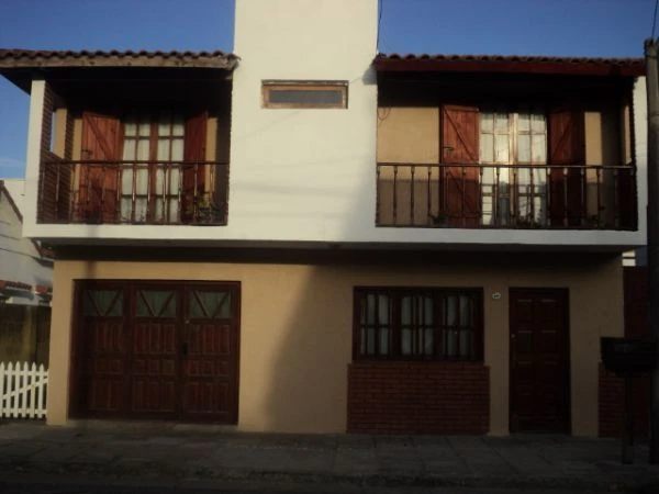Totalmente equipado - A 2 cuadras del mar y a 3 de la Av. Libertador (zona centro) - Dúplex/Tríplex en Mar de Ajó