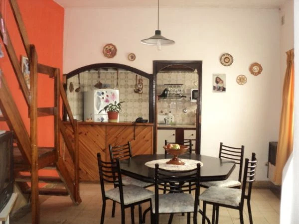 Totalmente equipado - A 2 cuadras del mar y a 3 de la Av. Libertador (zona centro) - Dúplex/Tríplex en Mar de Ajó