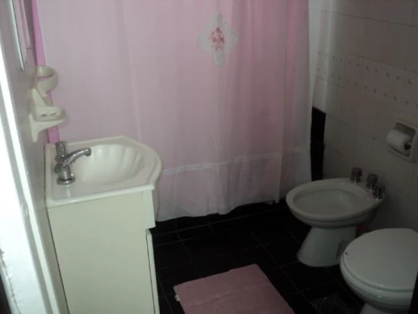 Totalmente equipado - A 2 cuadras del mar y a 3 de la Av. Libertador (zona centro) - Dúplex/Tríplex en Mar de Ajó