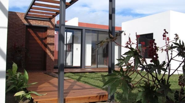 En planta baja para 4/6 personas - Moderna, amplia, luminosa, de alta calidad de construcción y detalles de categoría - Casa/Chalet en Mar de Ajó