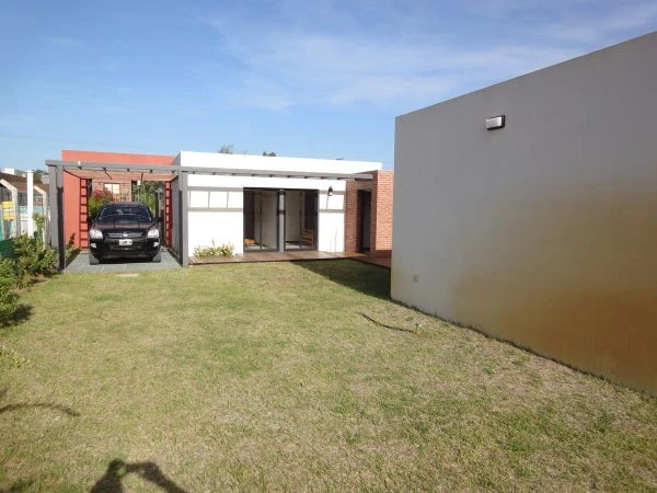 En planta baja para 4/6 personas - Moderna, amplia, luminosa, de alta calidad de construcción y detalles de categoría - Casa/Chalet en Mar de Ajó