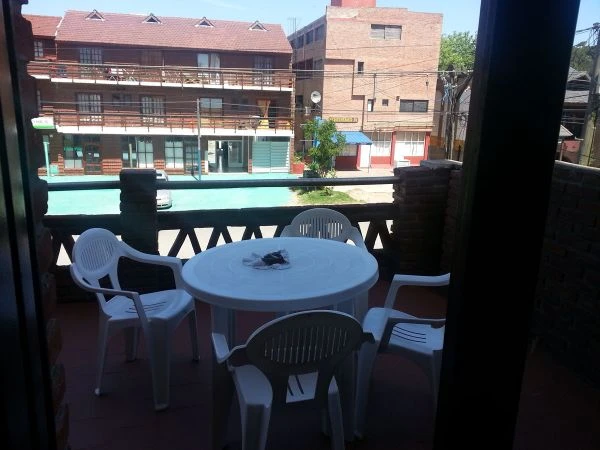 2 Ambientes Amplios - Totalmente Equipado - Cochera descubierta - A 3 cuadras del mar - Sobre Avenida principal - Departamento en Villa Gesell
