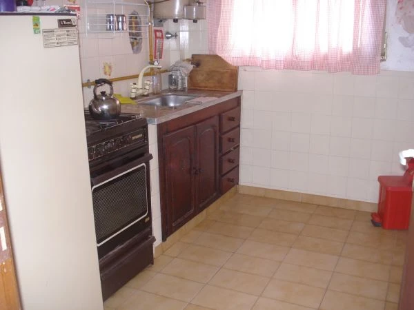 2 Ambientes Amplios - Totalmente Equipado - Cochera descubierta - A 3 cuadras del mar - Sobre Avenida principal - Departamento en Villa Gesell