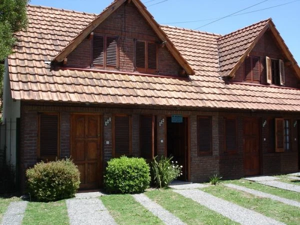 3 ambientes totalmente equipada - A 2 cuadras de la playa y a 2 del muelle - Cabaña en Mar de Ajó
