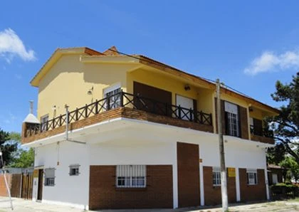 Complejo de departamentes para 4 y 6 personas - Con área común de estacionamiento y parrilla  - Departamento en Mar del Tuyú