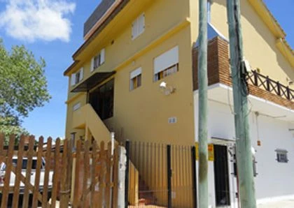 Complejo de departamentes para 4 y 6 personas - Con área común de estacionamiento y parrilla  - Departamento en Mar del Tuyú