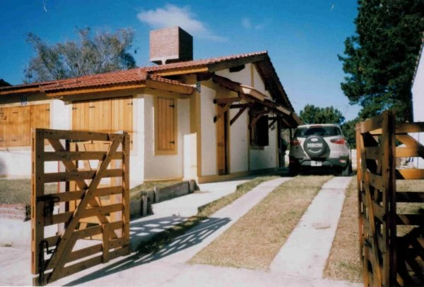 3 Ambientes - A Estrenar - Totalmente Equipado - Entrada para autos - A 2 cuadras del mar - Casa/Chalet en Aguas Verdes