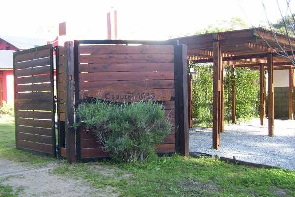 A dos cuadras de la playa y media del bosque - Con hermosa vegetacion - Cabaña en Aguas Verdes