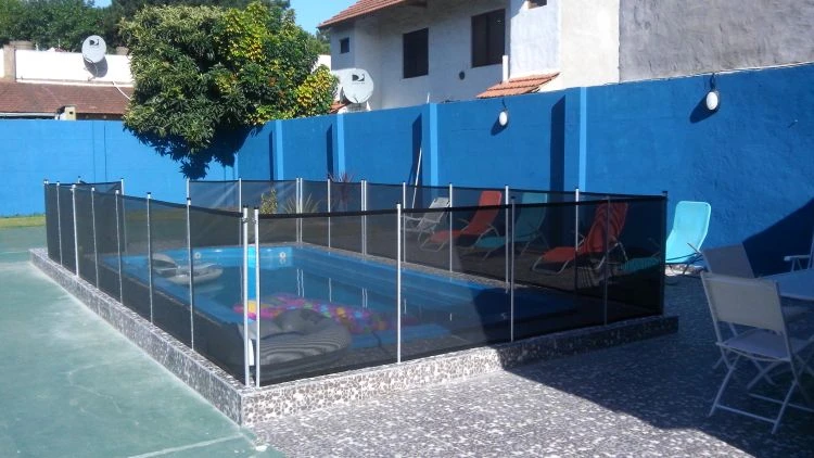 Excelente chalet 5 amb. con quincho, parque y pileta - Se alquila sólo por quincena completa y sólo a través de este aviso - Casa/Chalet en San Bernardo
