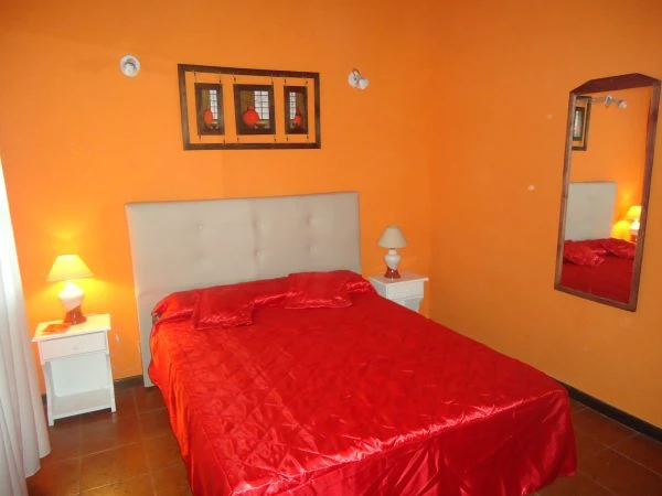 Excelente chalet 5 amb. con quincho, parque y pileta - Se alquila sólo por quincena completa y sólo a través de este aviso - Casa/Chalet en San Bernardo