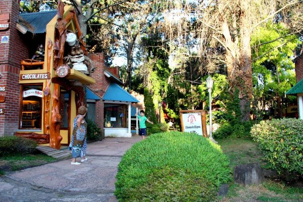 Excelentes locales - uso comercial - Local en Costa del Este