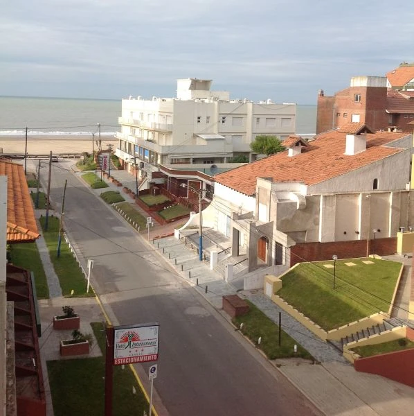 2 Ambientes - 4to Piso al Frente - Balcón con Vista al Mar - A metros del mar - A 2 cuadras del Paseo de los Artesanos - Departamento en Villa Gesell