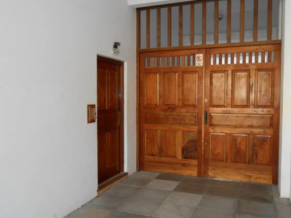 4 amplios ambientes. Excelente ubicación. Zona centro - A 1 cuadra del mar - Dúplex/Tríplex en La Lucila del Mar