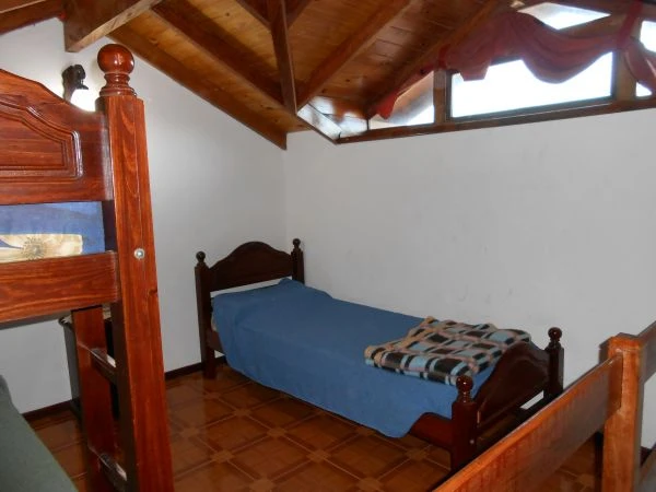 4 amplios ambientes. Excelente ubicación. Zona centro - A 1 cuadra del mar - Dúplex/Tríplex en La Lucila del Mar
