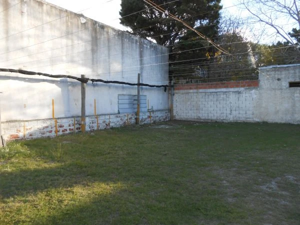 4 amplios ambientes. Excelente ubicación. Zona centro - A 1 cuadra del mar - Dúplex/Tríplex en La Lucila del Mar