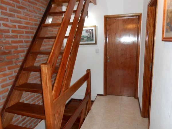 4 amplios ambientes. Excelente ubicación. Zona centro - A 1 cuadra del mar - Dúplex/Tríplex en La Lucila del Mar