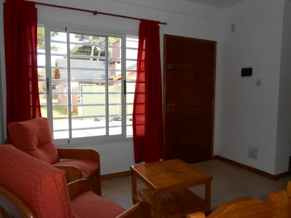 A estrenar. 4 amplios ambientes. Excelente Ubicación - A 2 cuadras del mar - Dúplex/Tríplex en La Lucila del Mar