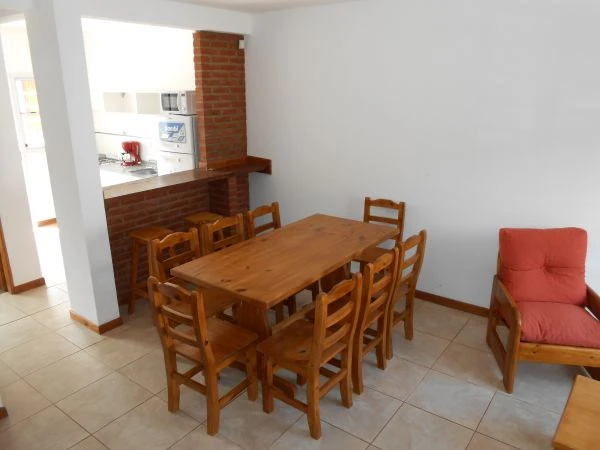 A estrenar. 4 amplios ambientes. Excelente Ubicación - A 2 cuadras del mar - Dúplex/Tríplex en La Lucila del Mar