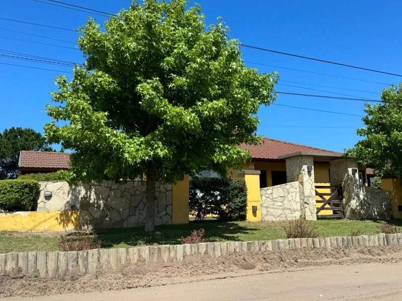 Las Casitas de Peñiwen - Espaciosa y confortable - Cochera Techada - Casa/Chalet en Mar de Ajó