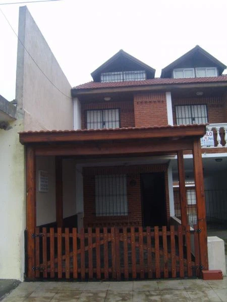 Excelente Triplex - Amplio y Luminoso. - A 100 mts del Mar y a q00 mts de la Peatonal.  - Dúplex/Tríplex en Las Toninas