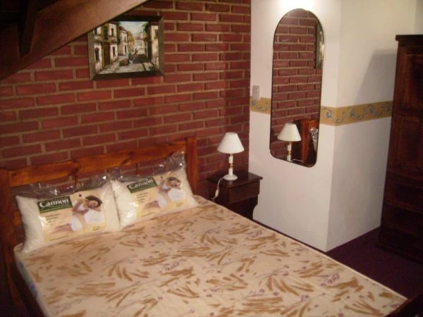 4 Ambientes - Con Gran Parque - Con estacionamiento - Ubicado a 50 mts. del Mar - A 2 cuadras del centro - Casa/Chalet en La Lucila del Mar