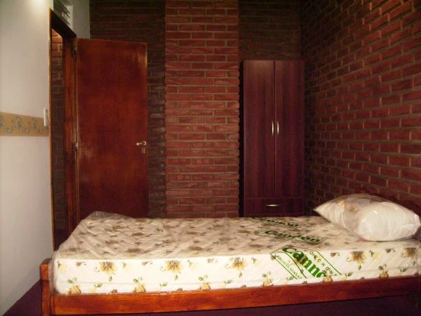 4 Ambientes - Con Gran Parque - Con estacionamiento - Ubicado a 50 mts. del Mar - A 2 cuadras del centro - Casa/Chalet en La Lucila del Mar