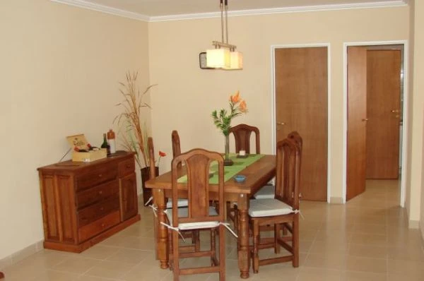 2 Ambientes - Residencia temporal Médanos - Ubicado a 120mts de los balnearios - a 3 cuadras de la peatonal. - Departamento en Necochea