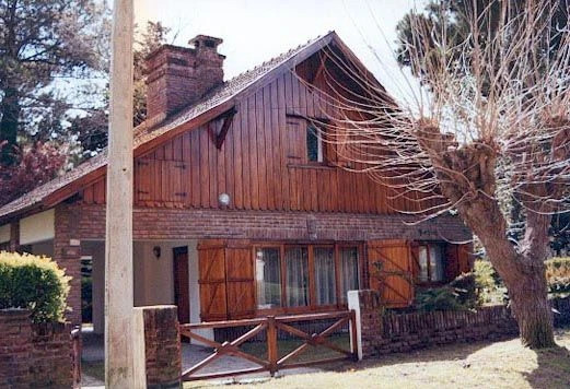 Casa \"Inca Atahualpa\" - Estilo Europeo - Gran Parque arbolado iluminado - A 2 cuadras de la playa - Casa/Chalet en Villa Gesell