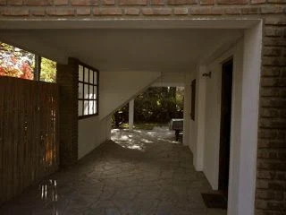 Casa \"Inca Atahualpa\" - Estilo Europeo - Gran Parque arbolado iluminado - A 2 cuadras de la playa - Casa/Chalet en Villa Gesell