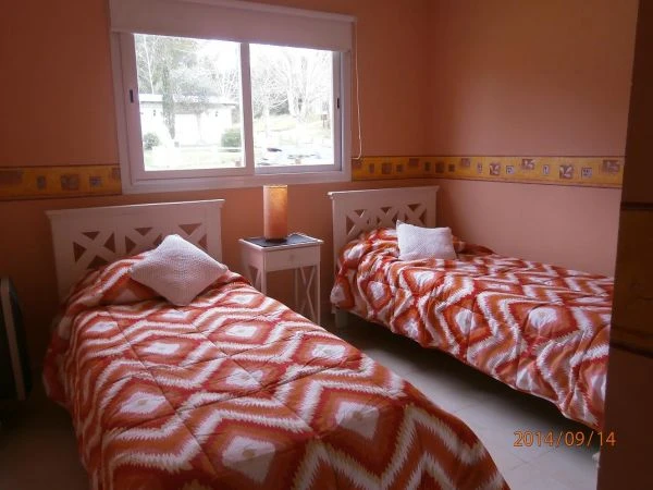 4 Ambientes - Tranquila y Segura - Entrada de Auto - Ubicado a 7 cuadras del Mar - A 8 cuadras del centro de Valeria del Mar - Casa/Chalet en Ostende