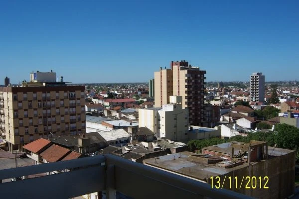 Luminoso Departamento - Cómodo y amplio - Vista al Mar. - A 30 mts. de Mar y a 2 cuadras de la Peatonal Principal - Ideal para Familia  - Departamento en Necochea