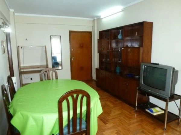 Hermoso Departamento - 3 ambientes - Cómodo - Muy Luminoso. - A 2 cuadras de la Peatonal San Martín y a 7 del Casino - Ideal 3 matrimonios - Zona Centro. - Departamento en Mar del Plata