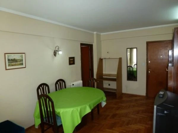 Hermoso Departamento - 3 ambientes - Cómodo - Muy Luminoso. - A 2 cuadras de la Peatonal San Martín y a 7 del Casino - Ideal 3 matrimonios - Zona Centro. - Departamento en Mar del Plata