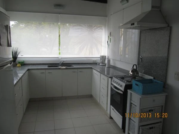 Amplia Casa - Más de 4 Ambientes -  - Casa/Chalet en Ostende