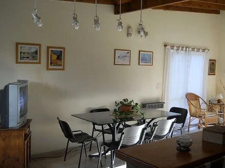 3 Ambientes - Chalet contiguo a Carilo - Ubicado en barrio de Quintas - a 1000mts del mar. - Casa/Chalet en Valeria del Mar