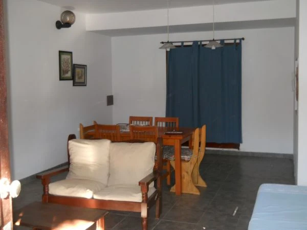 3 Ambientes - Cochera semicubierta - Ubicado a 50mts de la bajada nautica de Valeria del Mar - Casa/Chalet en Valeria del Mar