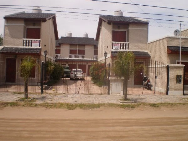 Complejo del Sur - Excelente Dúplex - Balcon a la Calle - Entrada para Autos - A 4 cuadras del mar - a 7 cuadras del centro - Dúplex/Tríplex en Mar de Ajó