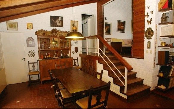 Máximo Confort - Más de 4 ambientes - Ubicada a 4 cuadras del Centro Comercial - A 8 cuadras de la playa. - Casa/Chalet en Cariló