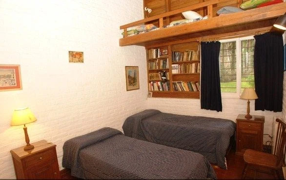 Máximo Confort - Más de 4 ambientes - Ubicada a 4 cuadras del Centro Comercial - A 8 cuadras de la playa. - Casa/Chalet en Cariló